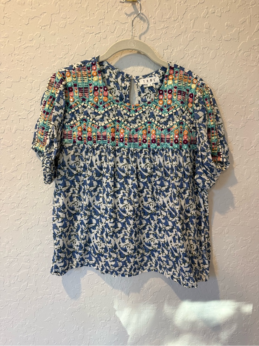 THML Embroidered Multicolor & Blue Floral Short Sleeve Women's Top - Size Medium